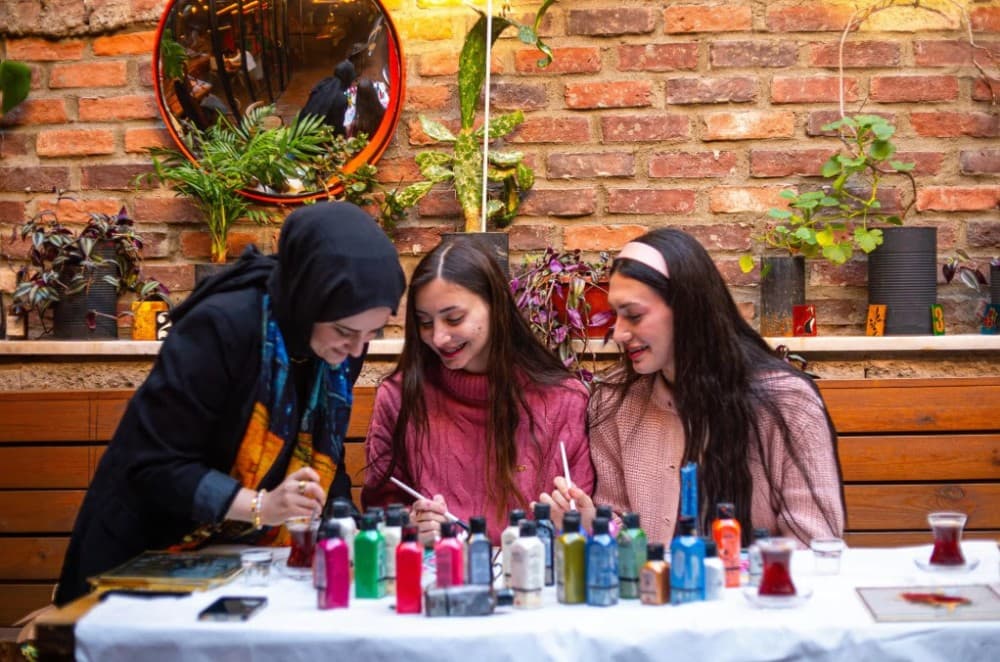 Istanbul: Traditional Calligraphy on Glass Painting Workshop | ®ExcursionMania
