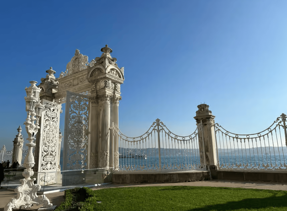 Istanbul: Dolmabahce Palace and Harem Fast-Track & Audio | ®ExcursionMania