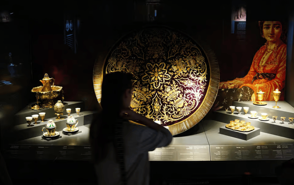 Istanbul: Dolmabahce Palace and Harem Fast-Track & Audio | ®ExcursionMania
