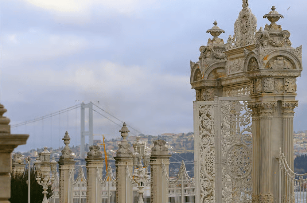 Istanbul: Dolmabahce Palace and Harem Fast-Track & Audio | ®ExcursionMania