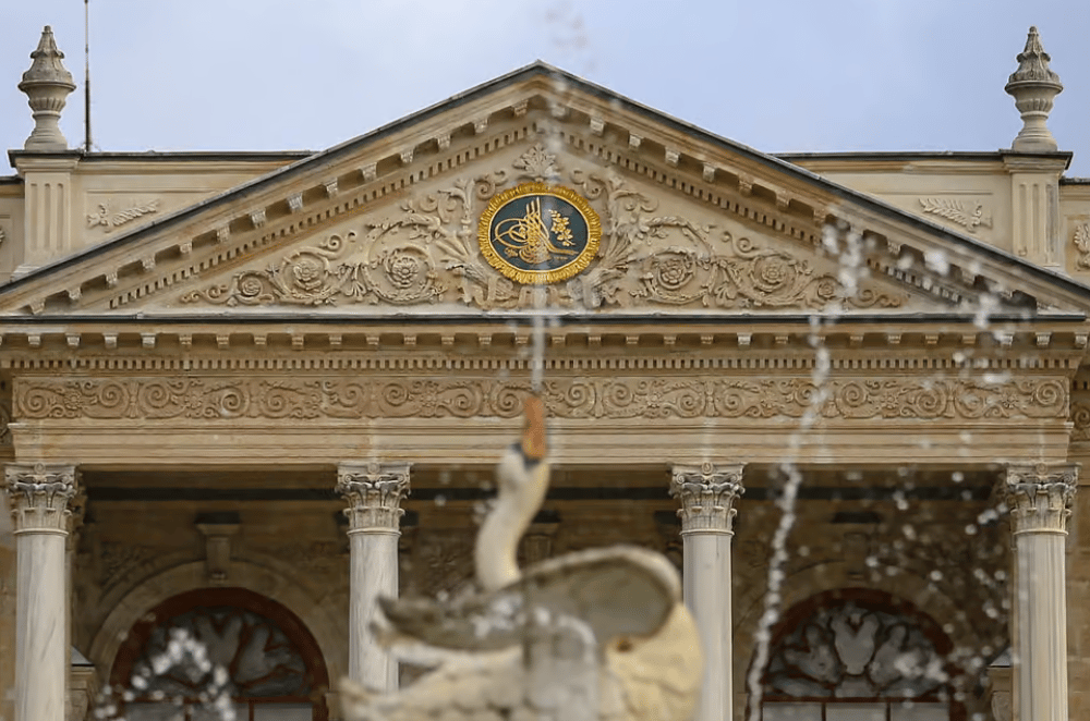 Istanbul: Dolmabahce Palace and Harem Fast-Track & Audio | ®ExcursionMania