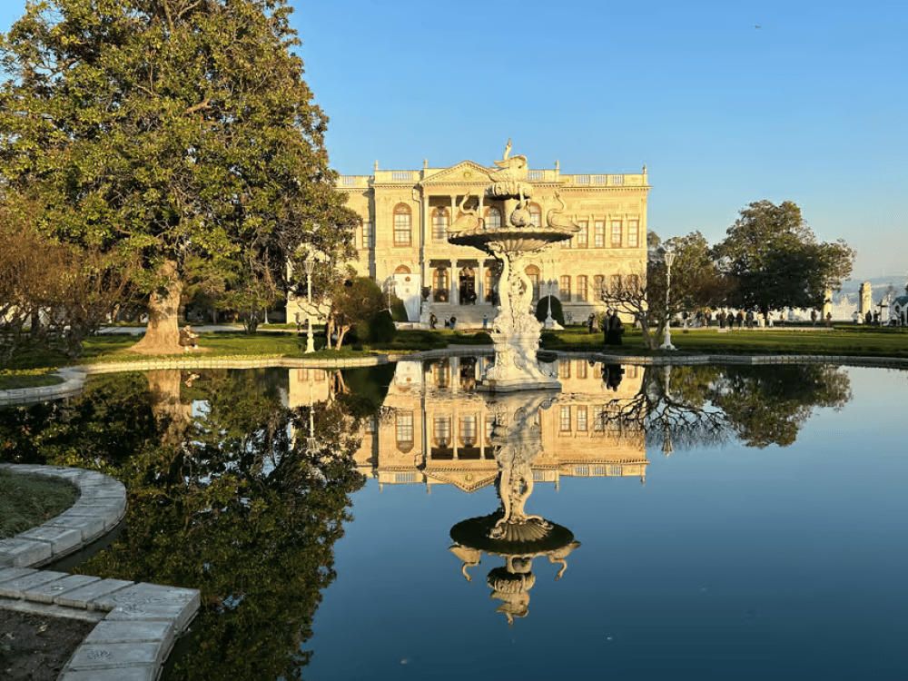 Istanbul: Dolmabahce Palace and Harem Fast-Track & Audio | ®ExcursionMania