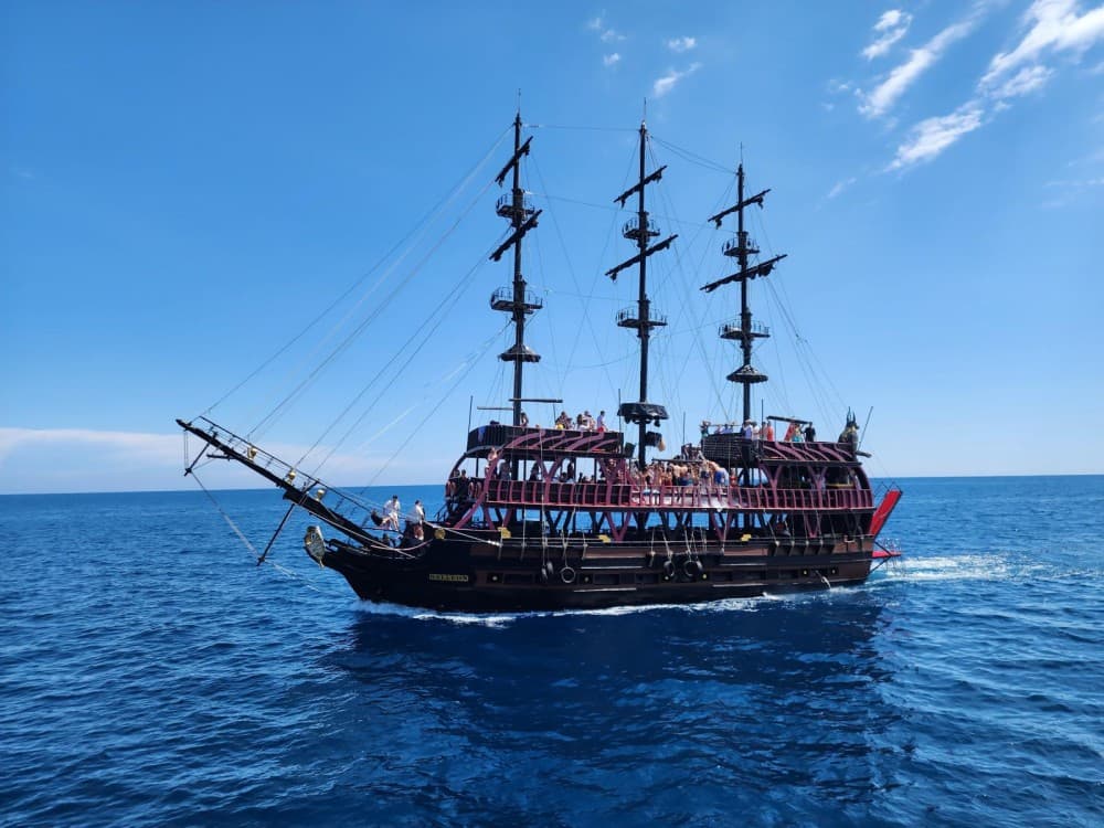 Kemer: Kemer: Galleon Pirate Boat Trip Full-Day Fun | ®ExcursionMania