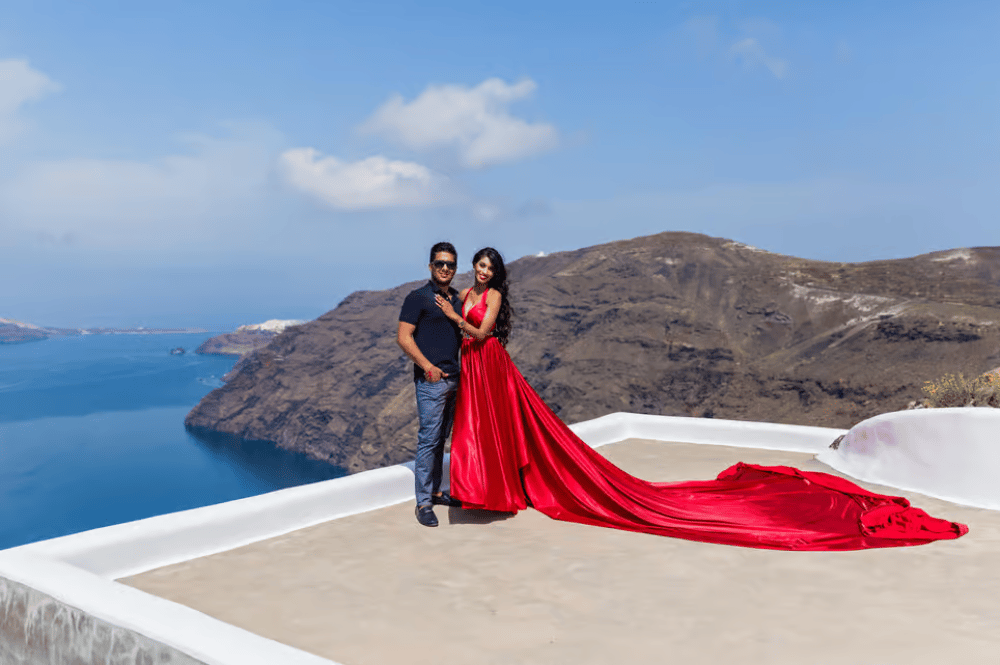 Santorini: Flying Dress Photoshoot | ®ExcursionMania