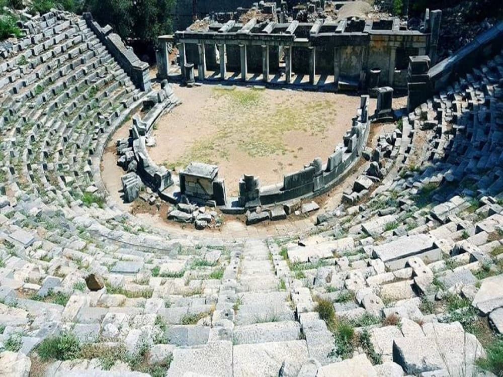 From Kusadasi: Priene Miletos Didyma Tour | ®ExcursionMania