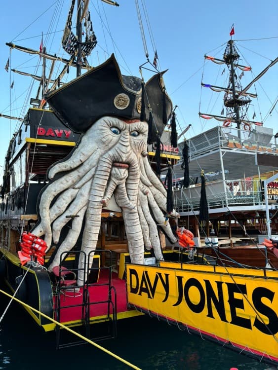 Marmaris: Davy Jones Pirate Boat Trip w/Unlimited Drinks | ®ExcursionMania