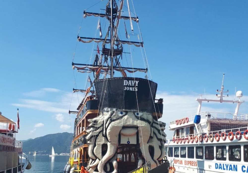 Marmaris: Davy Jones Pirate Boat Trip w/Unlimited Drinks | ®ExcursionMania