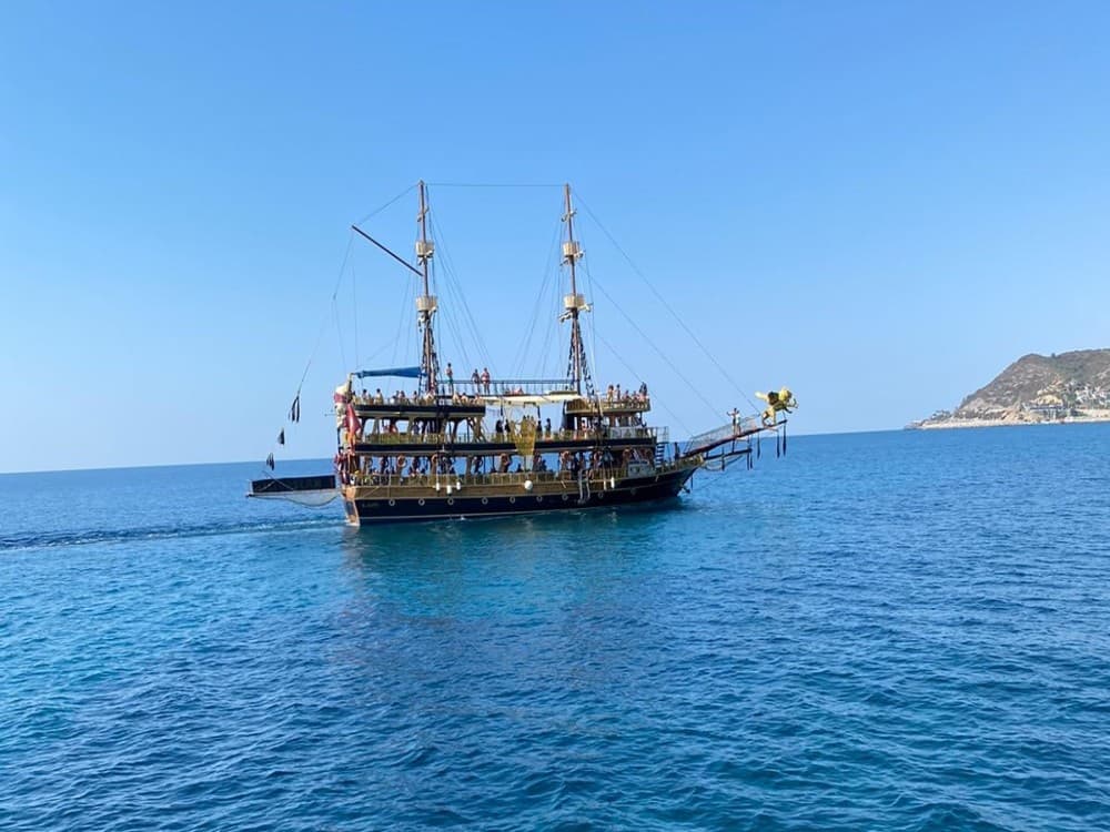 Alanya Pirate Boat Trip: Fun Food and Fantastical Views | ®ExcursionMania