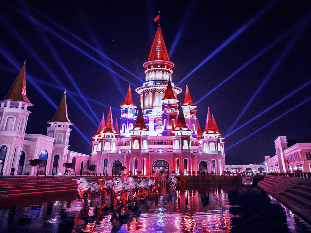 Antalya: From Antalya: Land of Legends Night Transfer and Boat Parade Show | ®ExcursionMania
