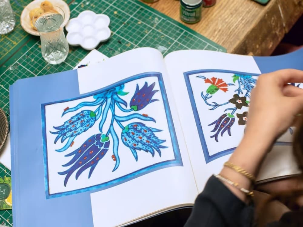 Istanbul: Traditional Turkish Ceramic Tile Painting Workshop | ®ExcursionMania