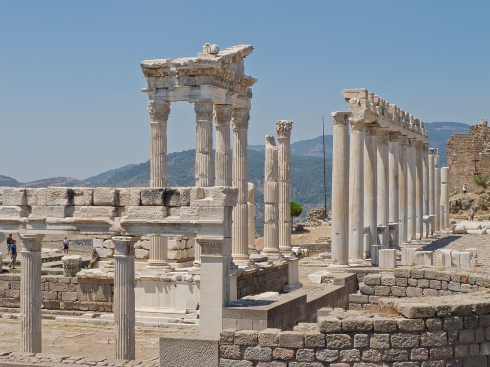 Kusadasi: Pergamon & Asklepion Day Tour | ®ExcursionMania