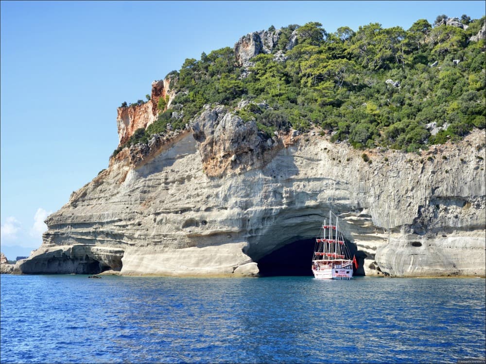 Pirate Boat Tour from Belek to Kemer w Lunch and Transfers | ®ExcursionMania