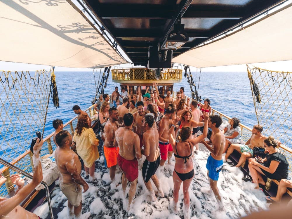 Pirate Boat Tour from Belek to Kemer w Lunch and Transfers | ®ExcursionMania