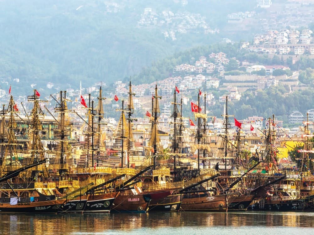 Alanya: Pirate Boat Trip with Lunch, Drinks and Pickup Option | ®ExcursionMania