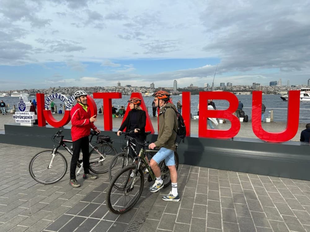 Istanbul: Istanbul: Eurasia Bike  Boat Half-Day Tour | ®ExcursionMania