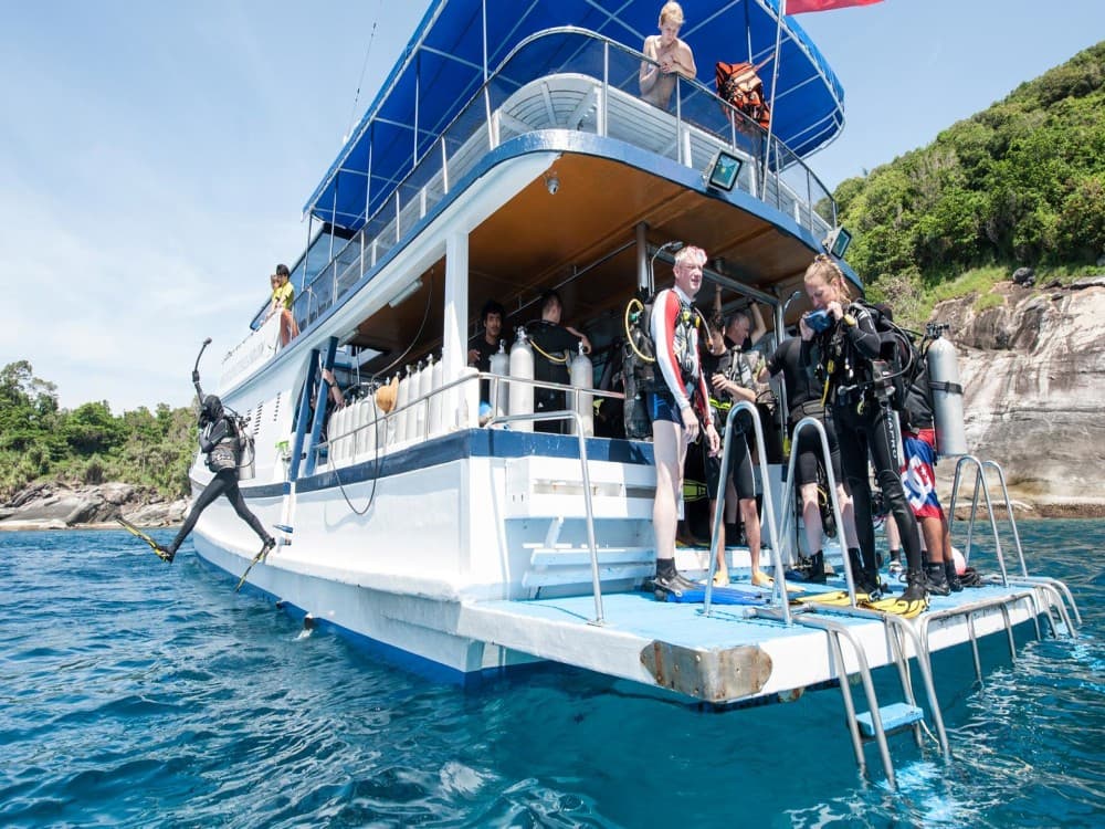 Icmeler: Icmeler Scuba Diving Experience with Instructor | ®ExcursionMania