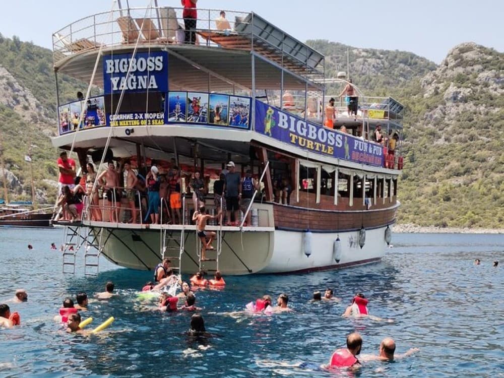 Marmaris Big Boss Yagna Boat Trip W/ Hotel Transfer Service | ®ExcursionMania