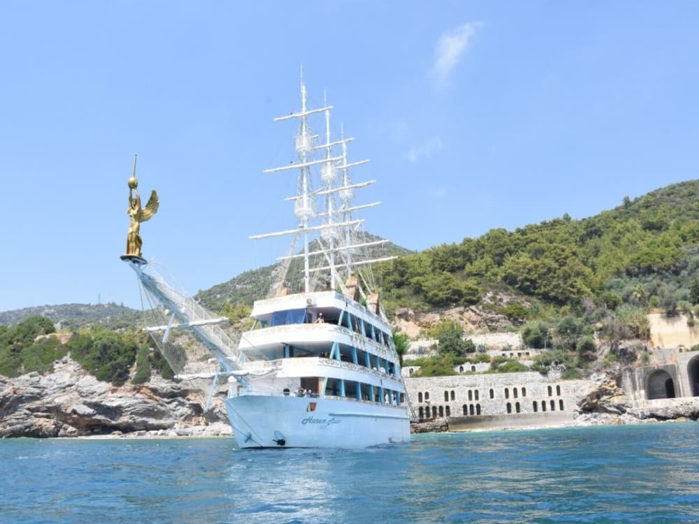 Side Harem Maldives Yacht: Luxury Boat Tour with Unforgettable Views | ®ExcursionMania