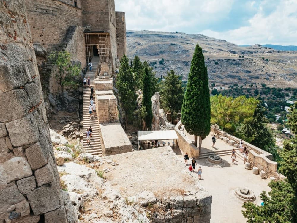 Rhodes: Guided Bus Trip to Lindos Village & Seven Springs | ®ExcursionMania