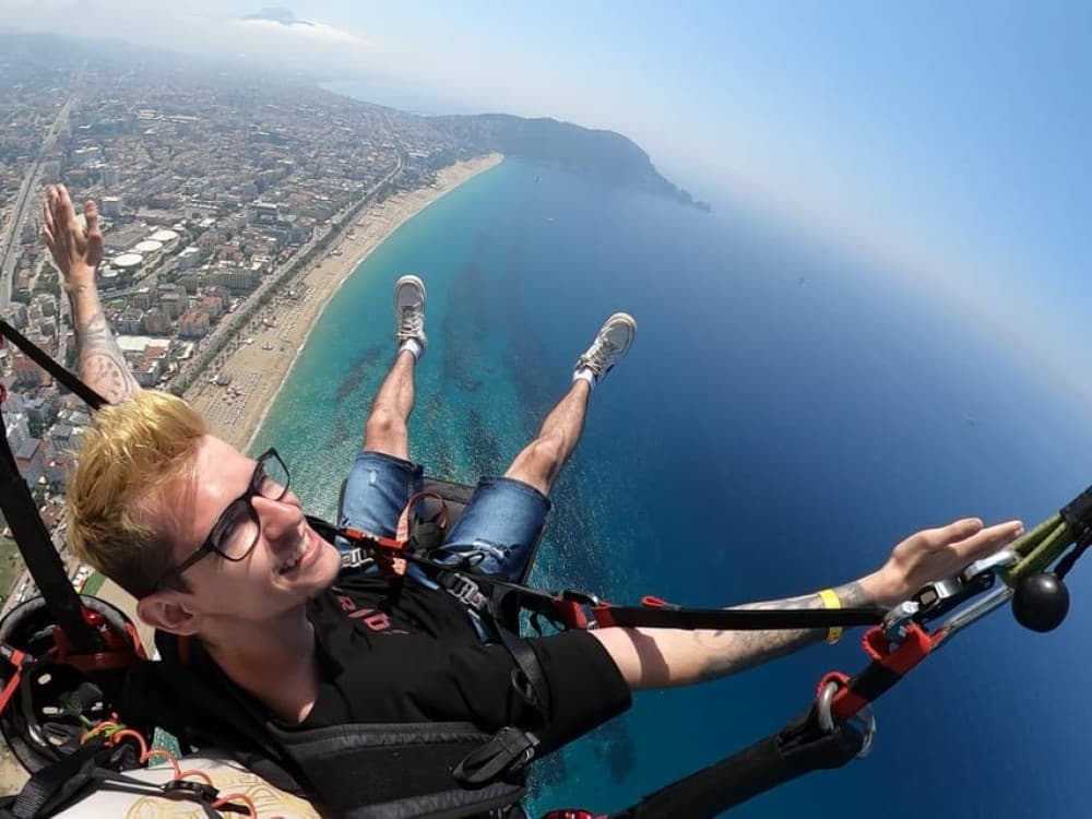 Alanya: Tandem Paragliding Flight to Cleopatra Beach | ®ExcursionMania