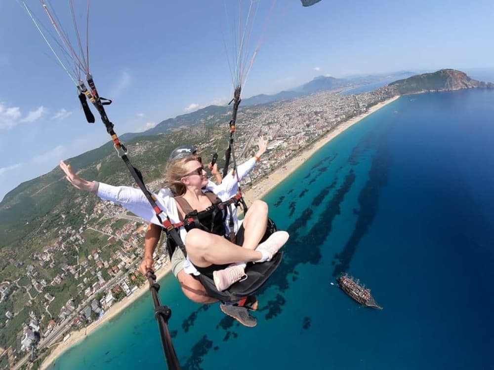 Alanya: Tandem Paragliding Flight to Cleopatra Beach | ®ExcursionMania