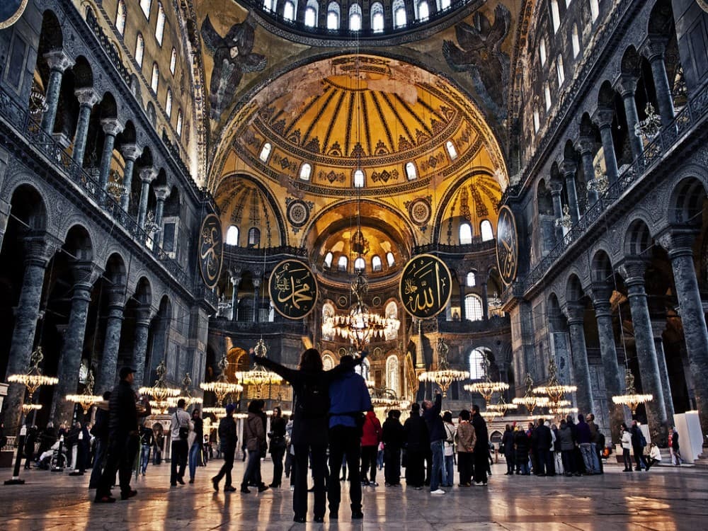 Discover Istanbuls Wonders: Private Guided Tour 1 or 2 Days | ®ExcursionMania