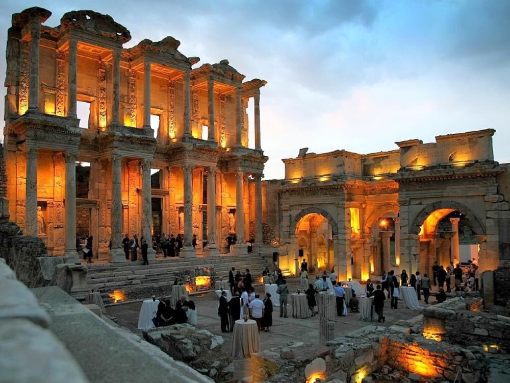 Kusadasi: Ephesus Ancient City Ceramic Workshop & Shopping | ®ExcursionMania