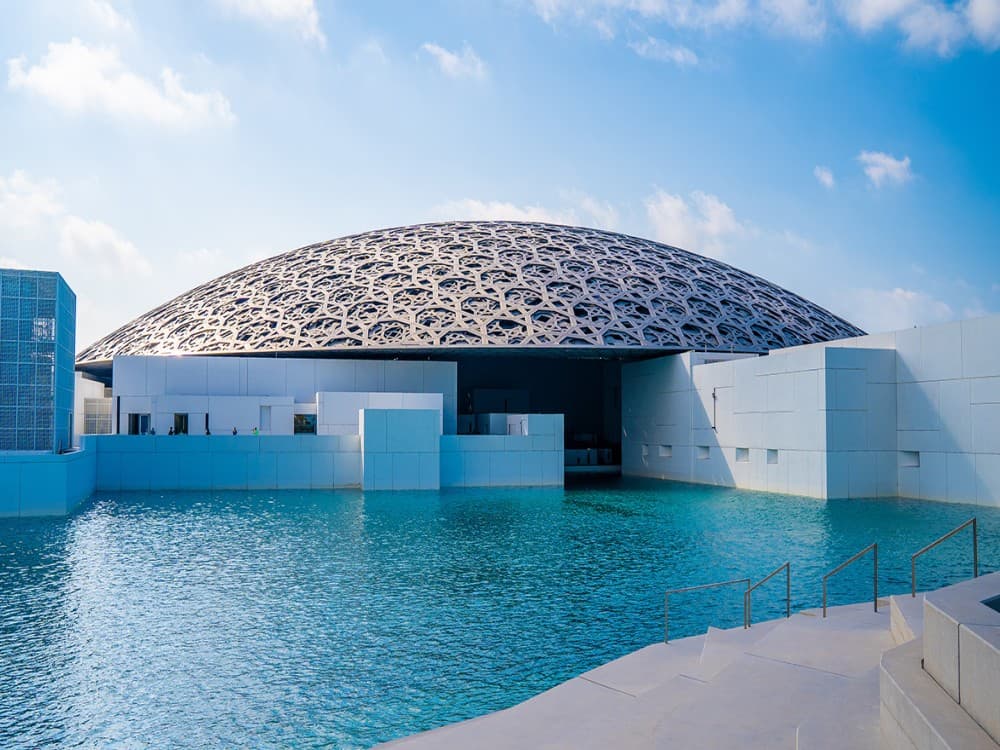From Dubai: Abu Dhabi City Sightseeing & Sheikh Zayed Mosque | ®ExcursionMania