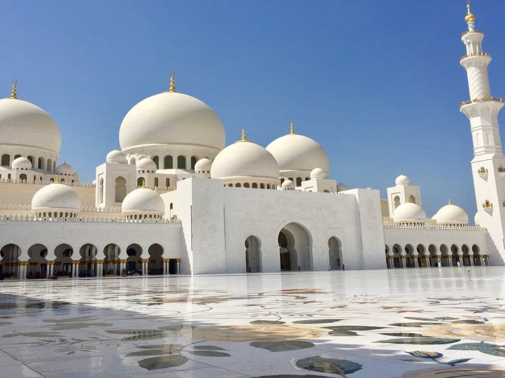 From Dubai: Abu Dhabi Grand Mosque & Louvre Museum Full-Day | ®ExcursionMania
