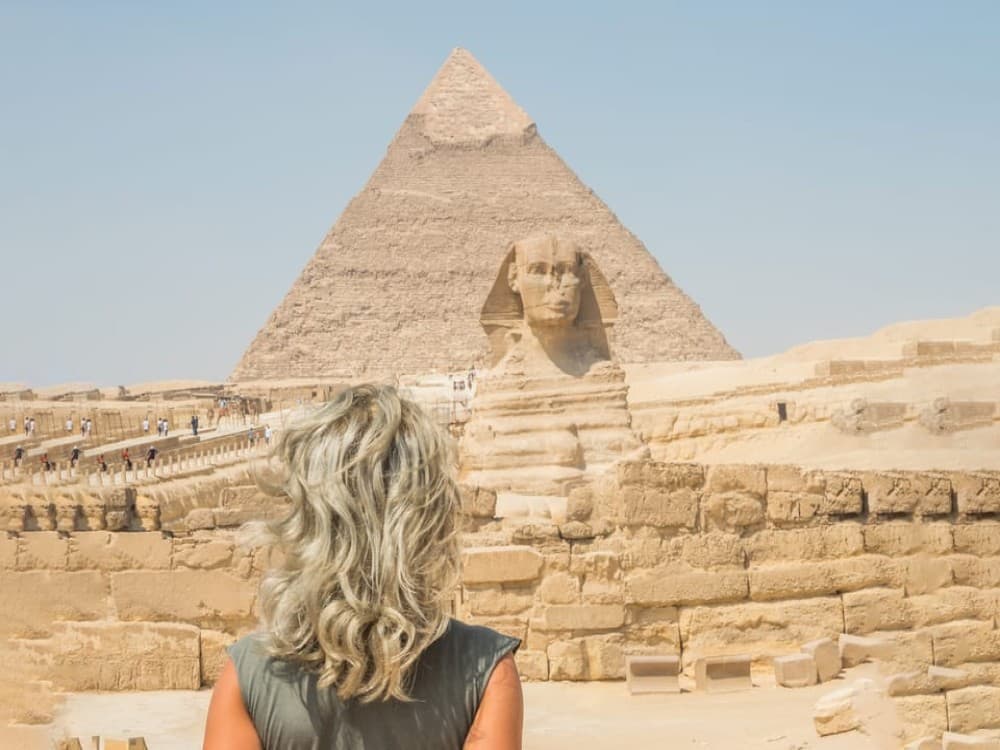Cairo: Female-Guided Pyramids Bazaar and Museum Tour | ®ExcursionMania