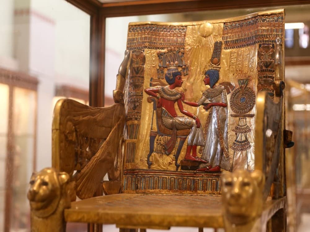 Cairo: Female-Guided Pyramids Bazaar and Museum Tour | ®ExcursionMania