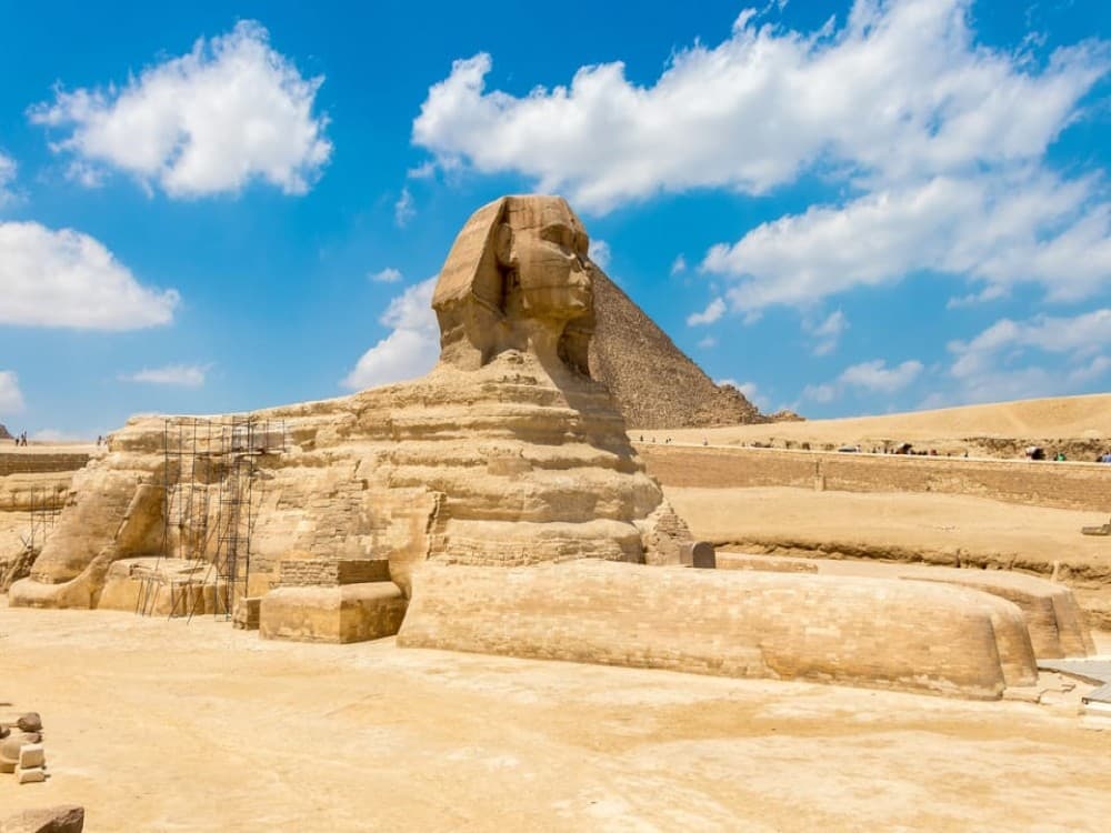 Cairo: Female-Guided Pyramids Bazaar and Museum Tour | ®ExcursionMania