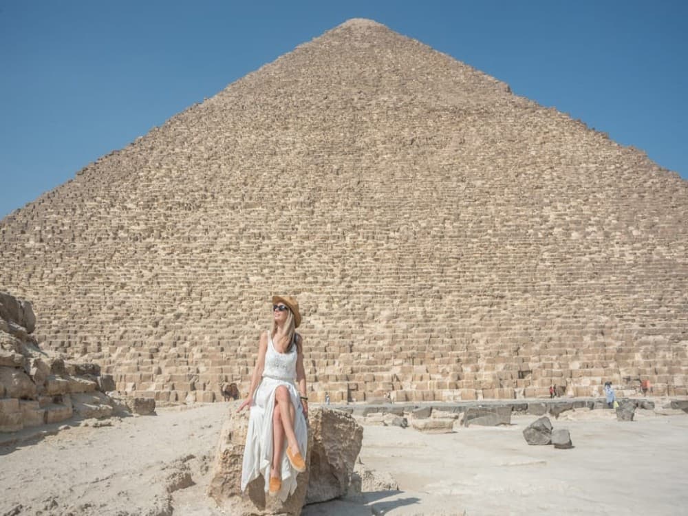 Cairo: Female-Guided Pyramids Bazaar and Museum Tour | ®ExcursionMania
