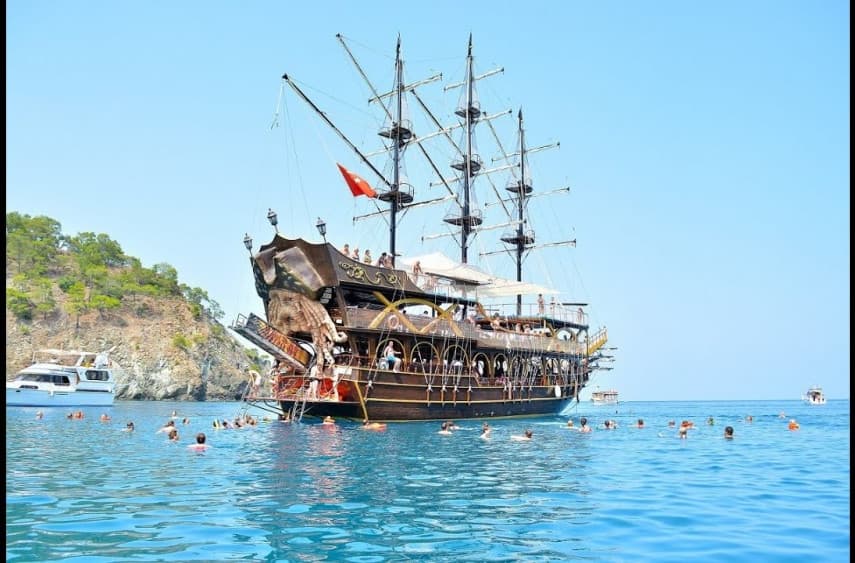 City of Side: Half Day Boat Trip w/ Hotel Transfer | ®ExcursionMania