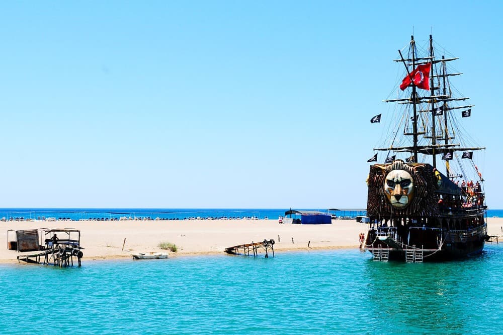 City of Side: Half Day Boat Trip w/ Hotel Transfer | ®ExcursionMania