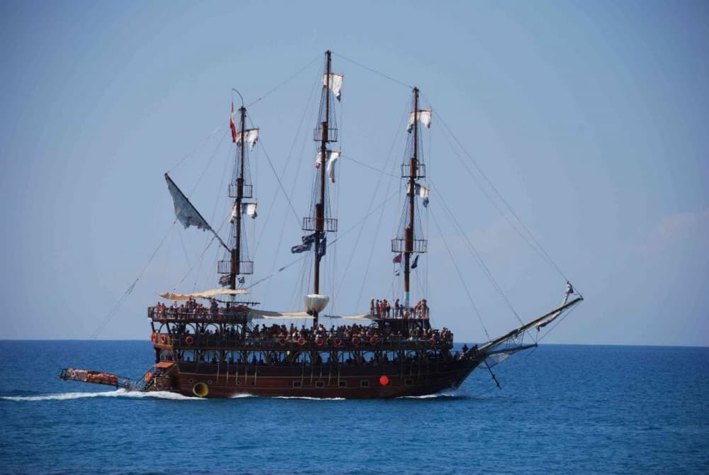 City of Side: Half Day Boat Trip w/ Hotel Transfer | ®ExcursionMania