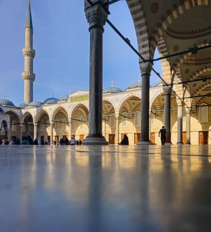 Half Day Old City Tour by Art Historian | ®ExcursionMania