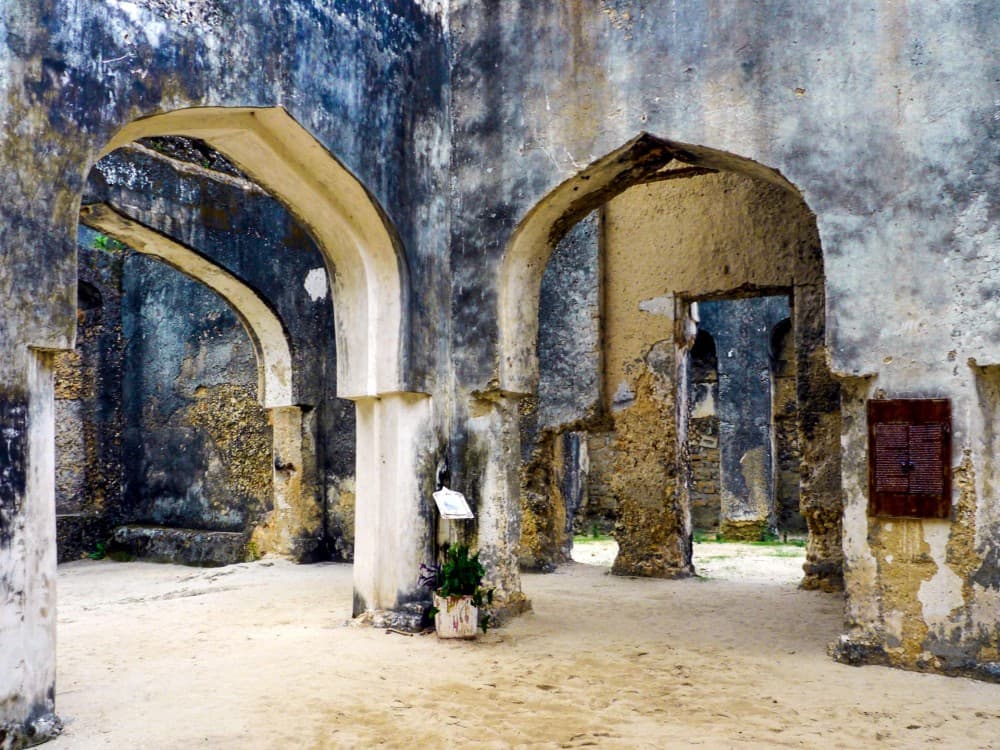 Mtoni Palace