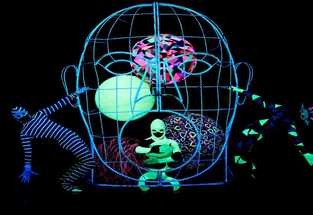 WOW Black Light Theater