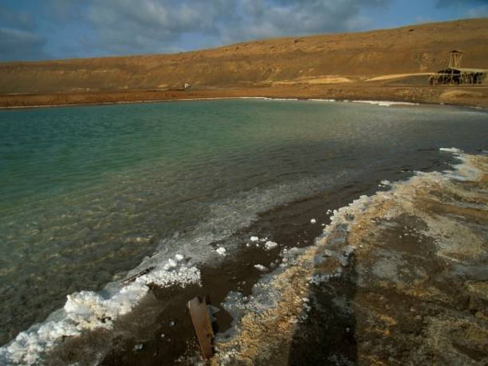 Pedra de Lume Salt Crater (Salinas de Pedra de Lume) 