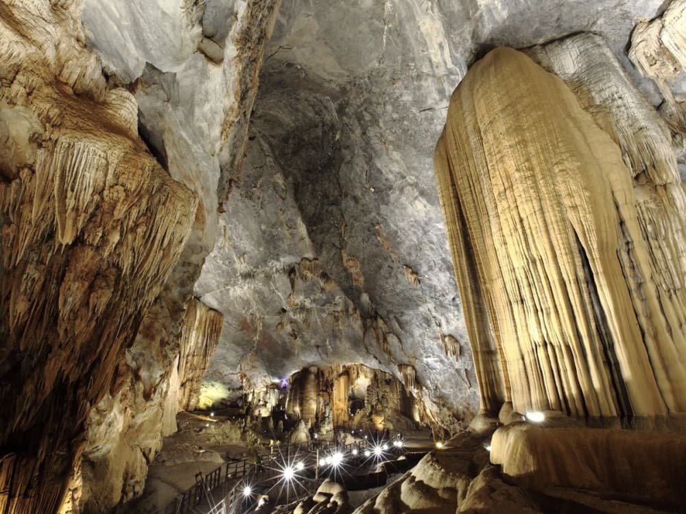 Dong Hoi: Tien Son Cave | ®ExcursionMania