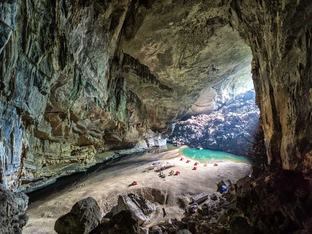 Phong Nha Tour To The Caves