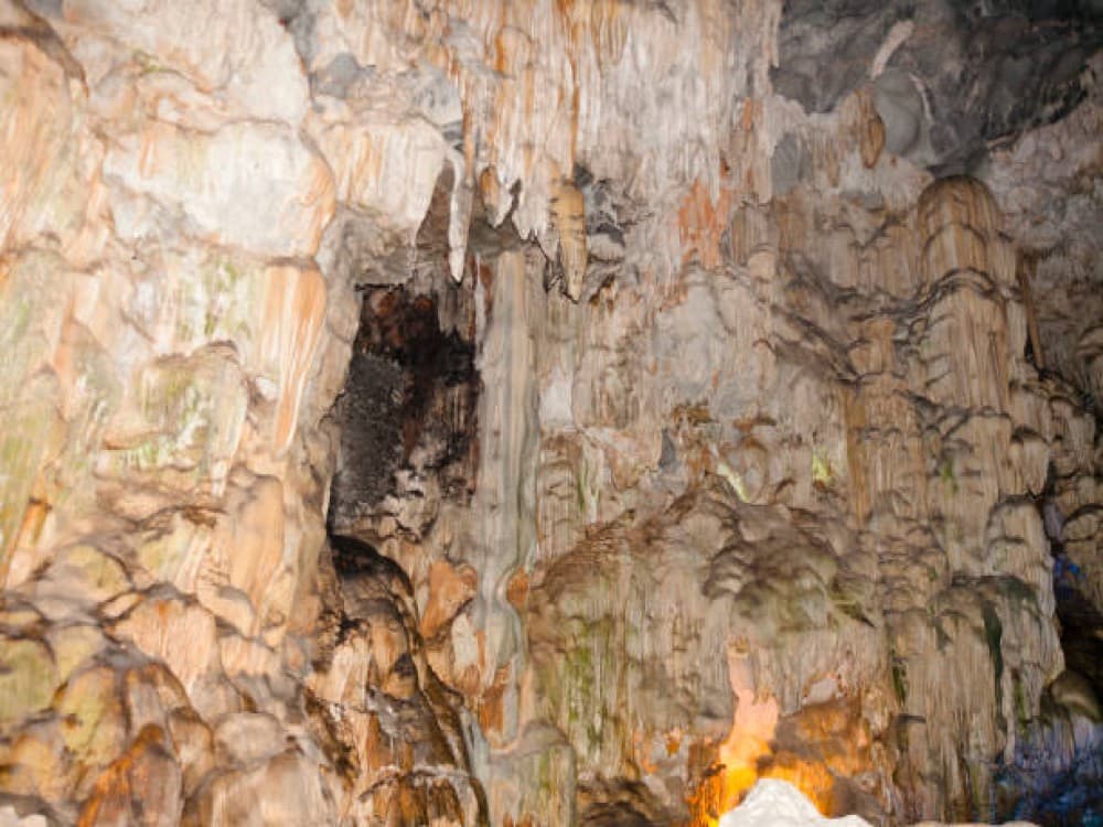 Dau Go Cave
