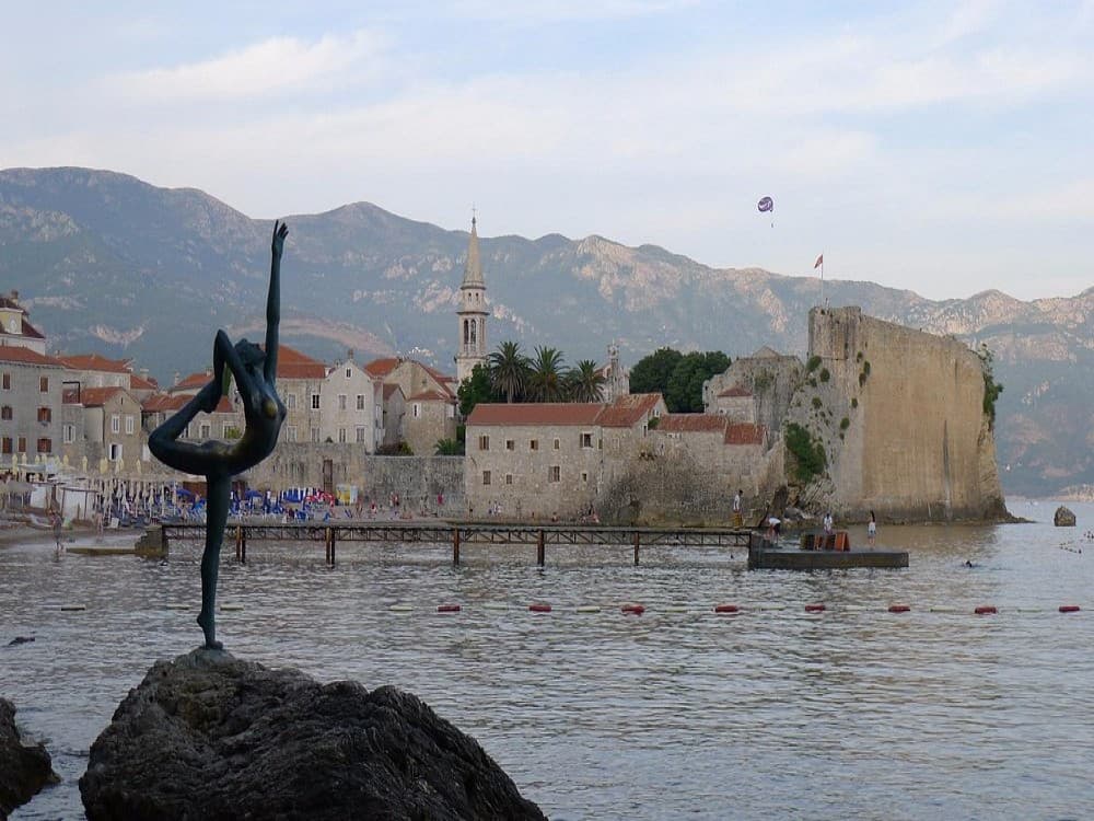 Budva Dancing girl