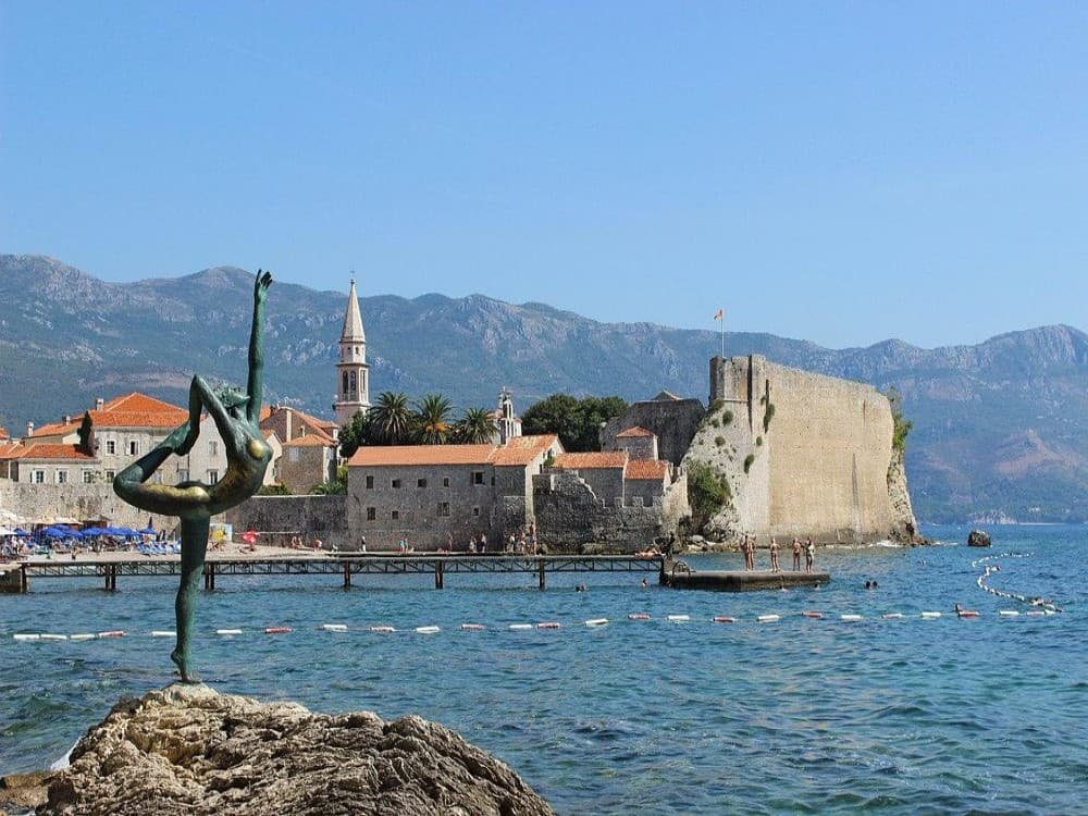 Budva Dancing girl