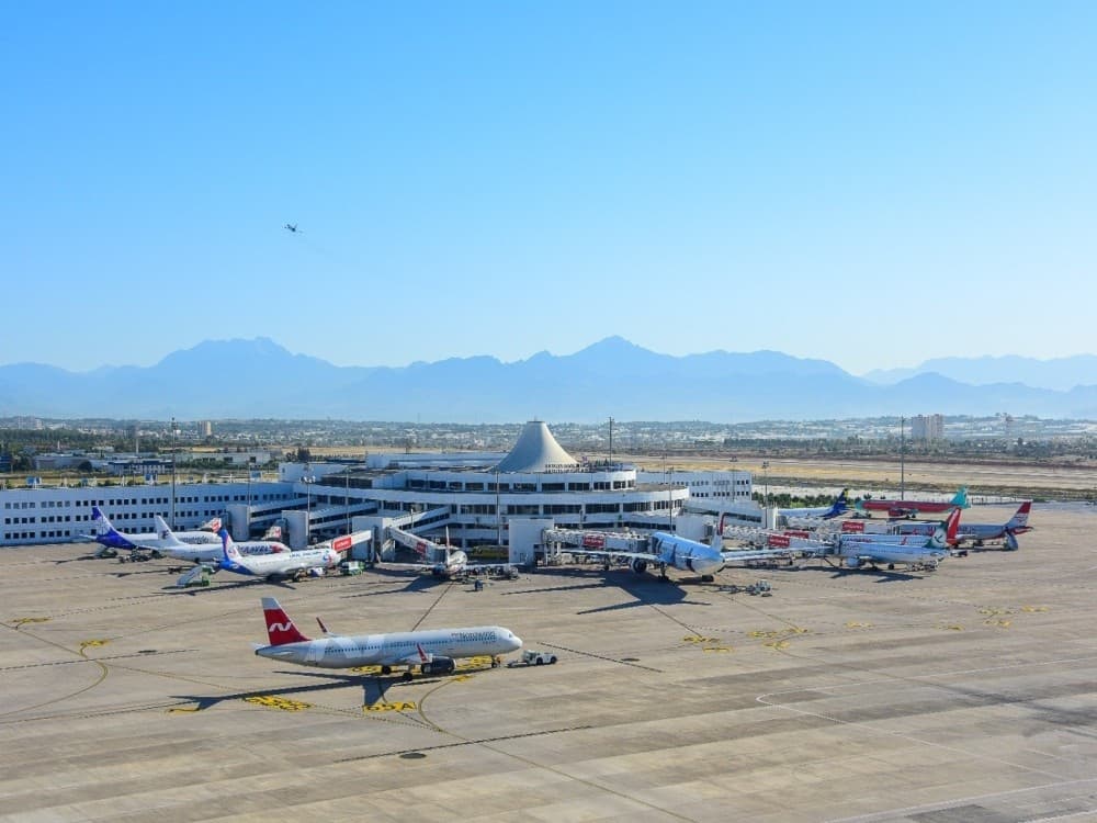 Which airport for Side?
