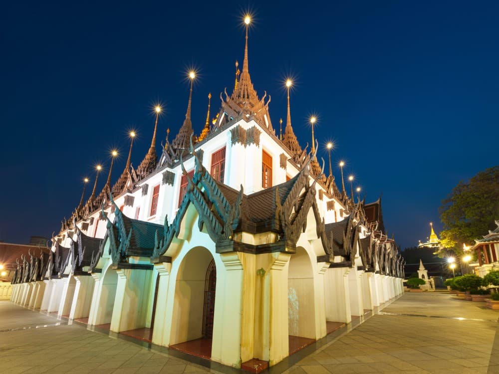 Wat Ratchanatdaram Woravihara (Loha Prasat)