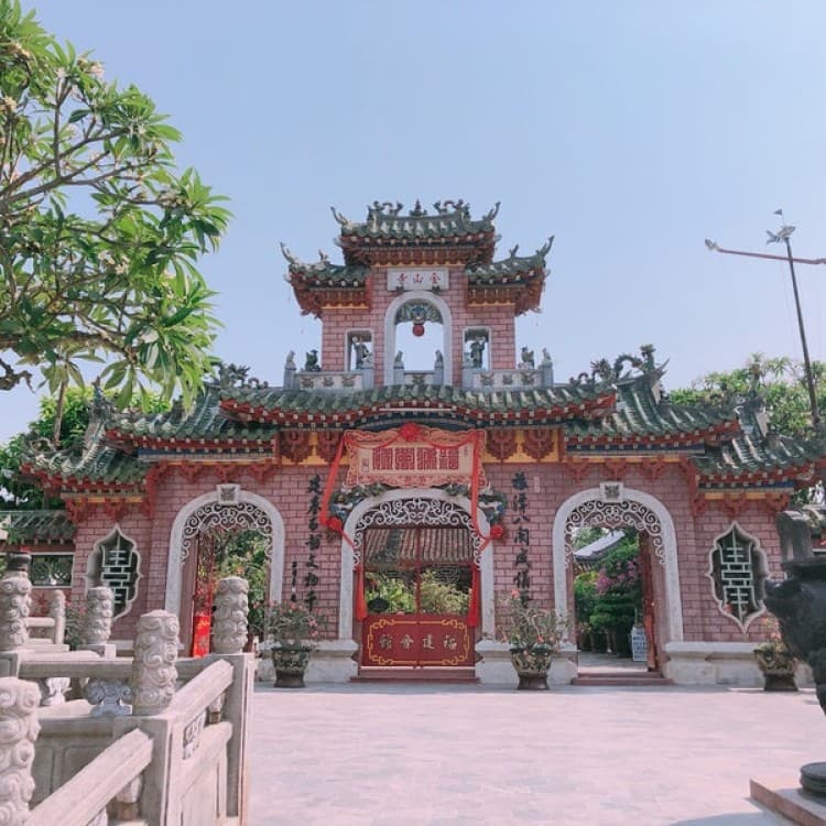 Hoi An’s Ancient Town: A Walk Through History & Culture