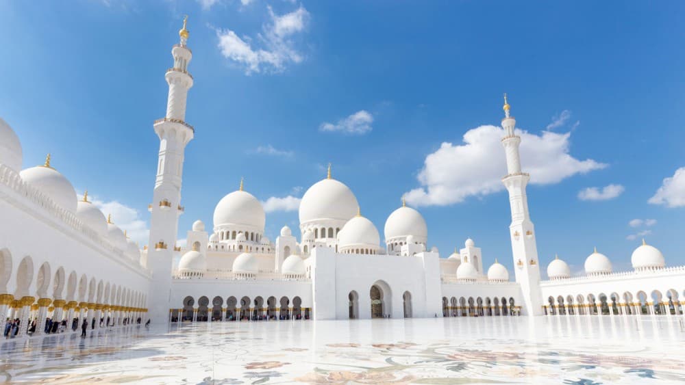 Top 10 Things to Do in Abu Dhabi: A Guide to the Best Attractions