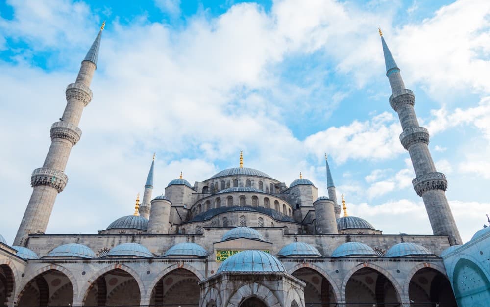 Exploring Istanbul for the First Time: Must-Know Tips and Highlights